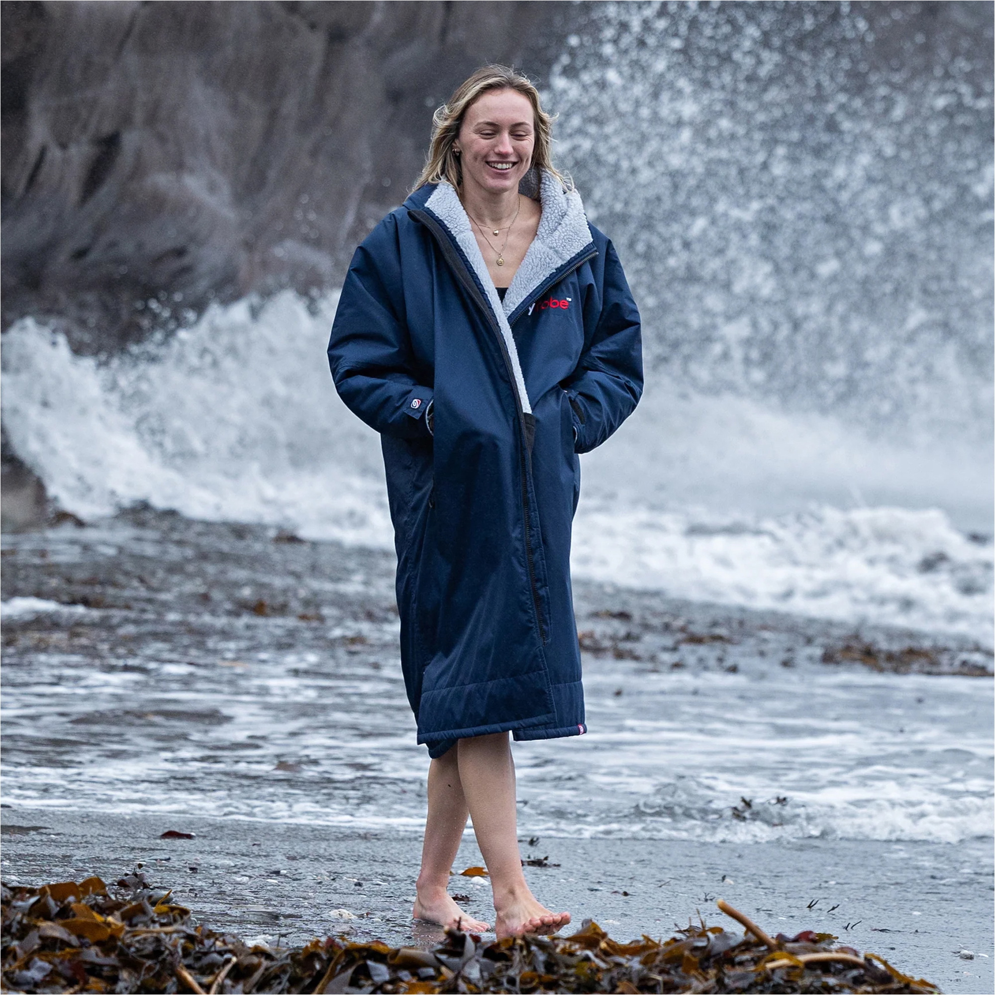 2026 Dryrobe Advance Long Sleeve Changing Robe DALSV3 - Navy Blue / Grey